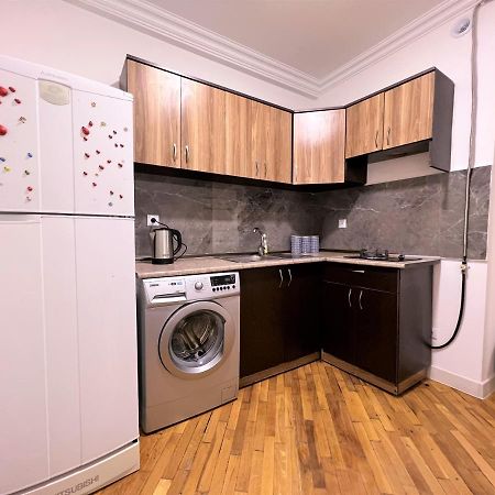 Cosy Apt Near Republic Square Apartment Ереван Екстериор снимка