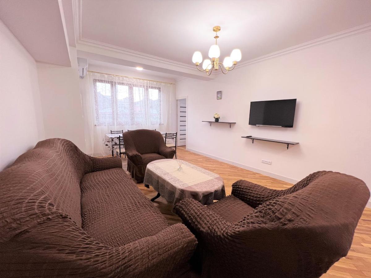 Cosy Apt Near Republic Square Apartment Ереван Екстериор снимка