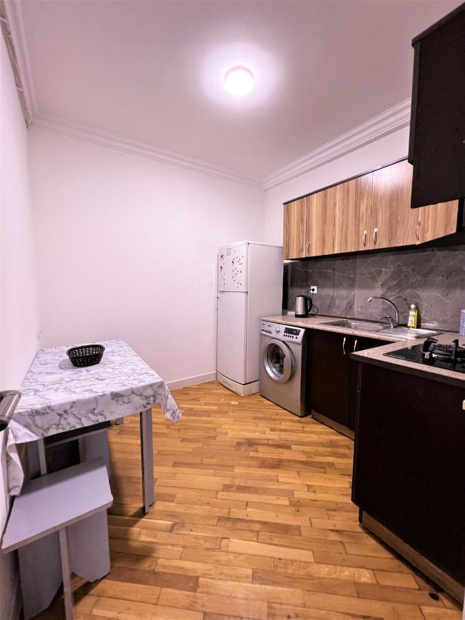 Cosy Apt Near Republic Square Apartment Ереван Екстериор снимка