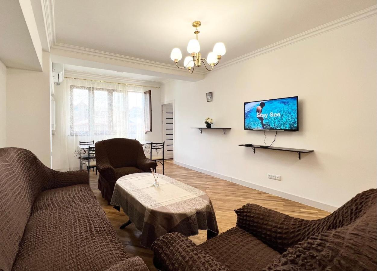 Cosy Apt Near Republic Square Apartment Ереван Екстериор снимка